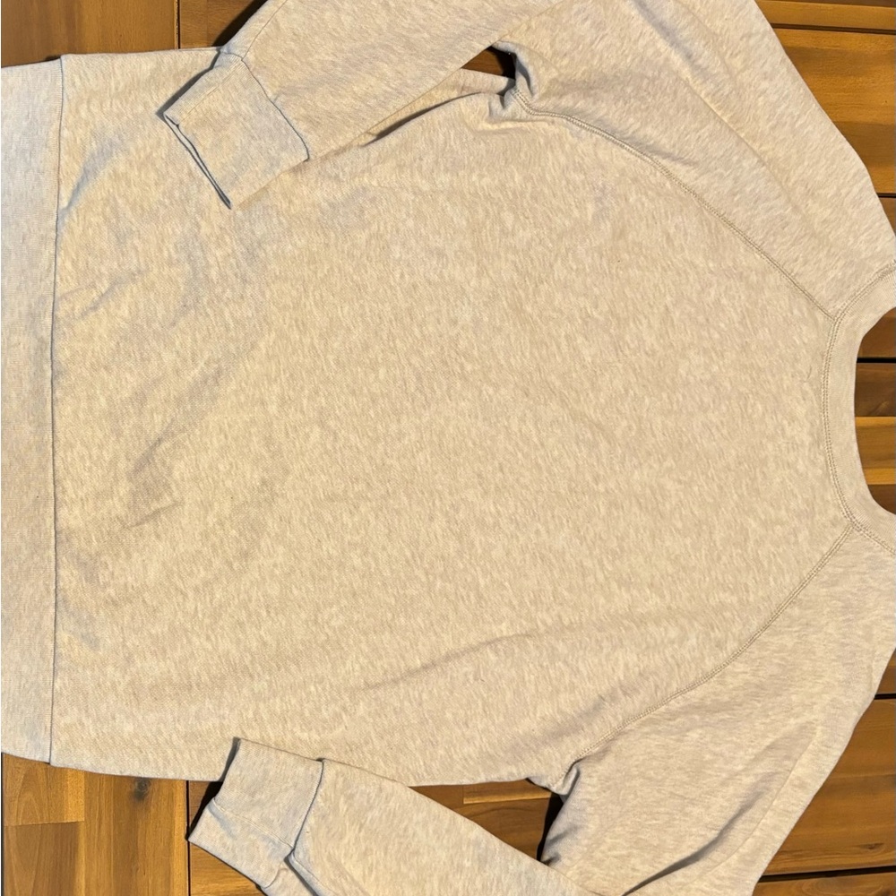 Hollister Women’s Sweatshirt Size M Pre-Owned - Picture 2 of 3